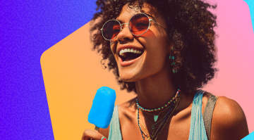 Pessoas felizes usando o clube Uau